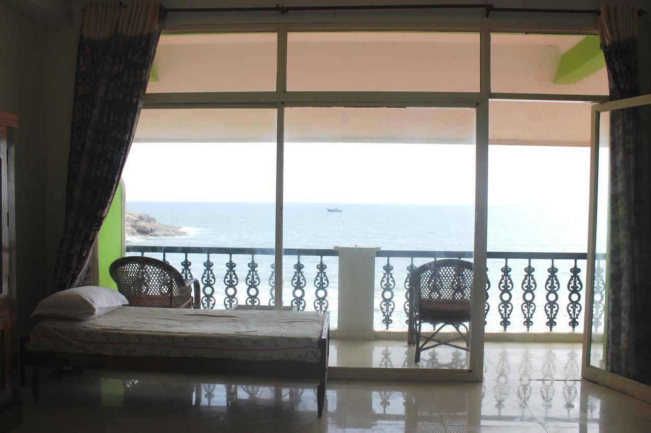 Adam Beach Resort Kovalam Bagian luar foto